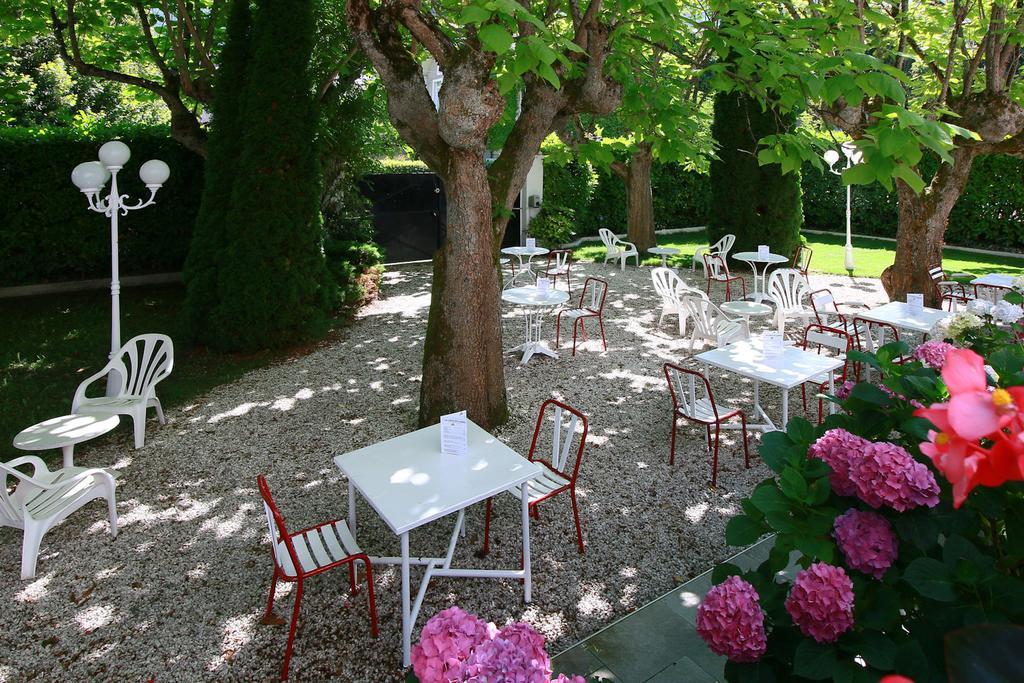 Hôtel d'Etigny Bagnères-de-Luchon Extérieur photo