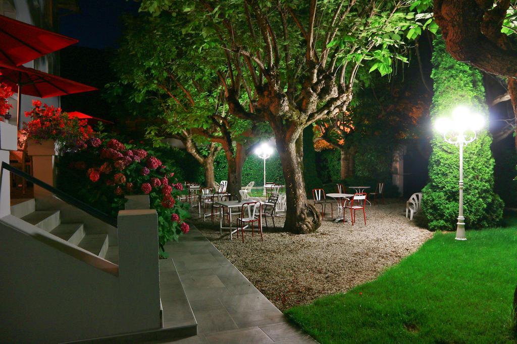 Hôtel d'Etigny Bagnères-de-Luchon Extérieur photo