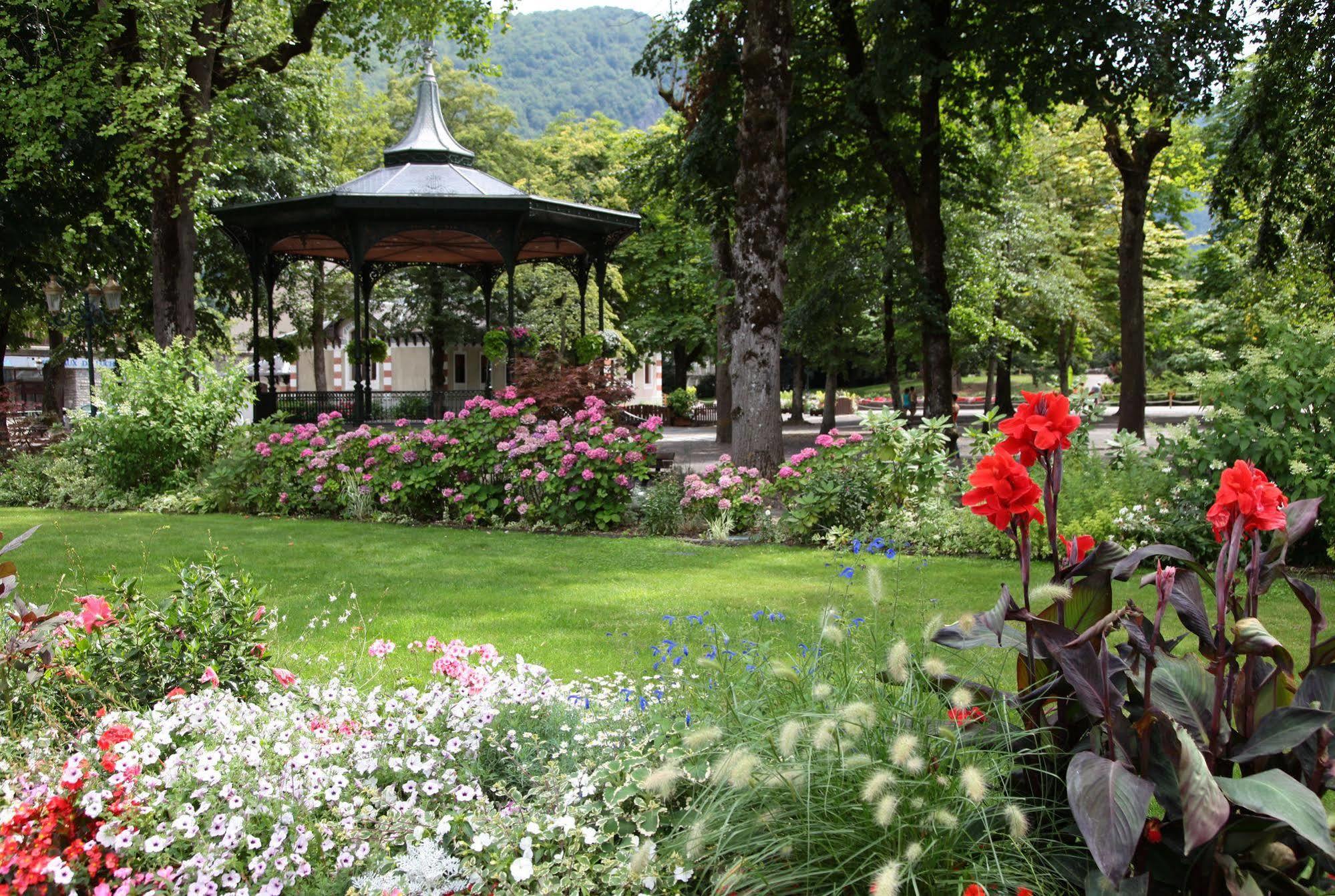 Hôtel d'Etigny Bagnères-de-Luchon Extérieur photo