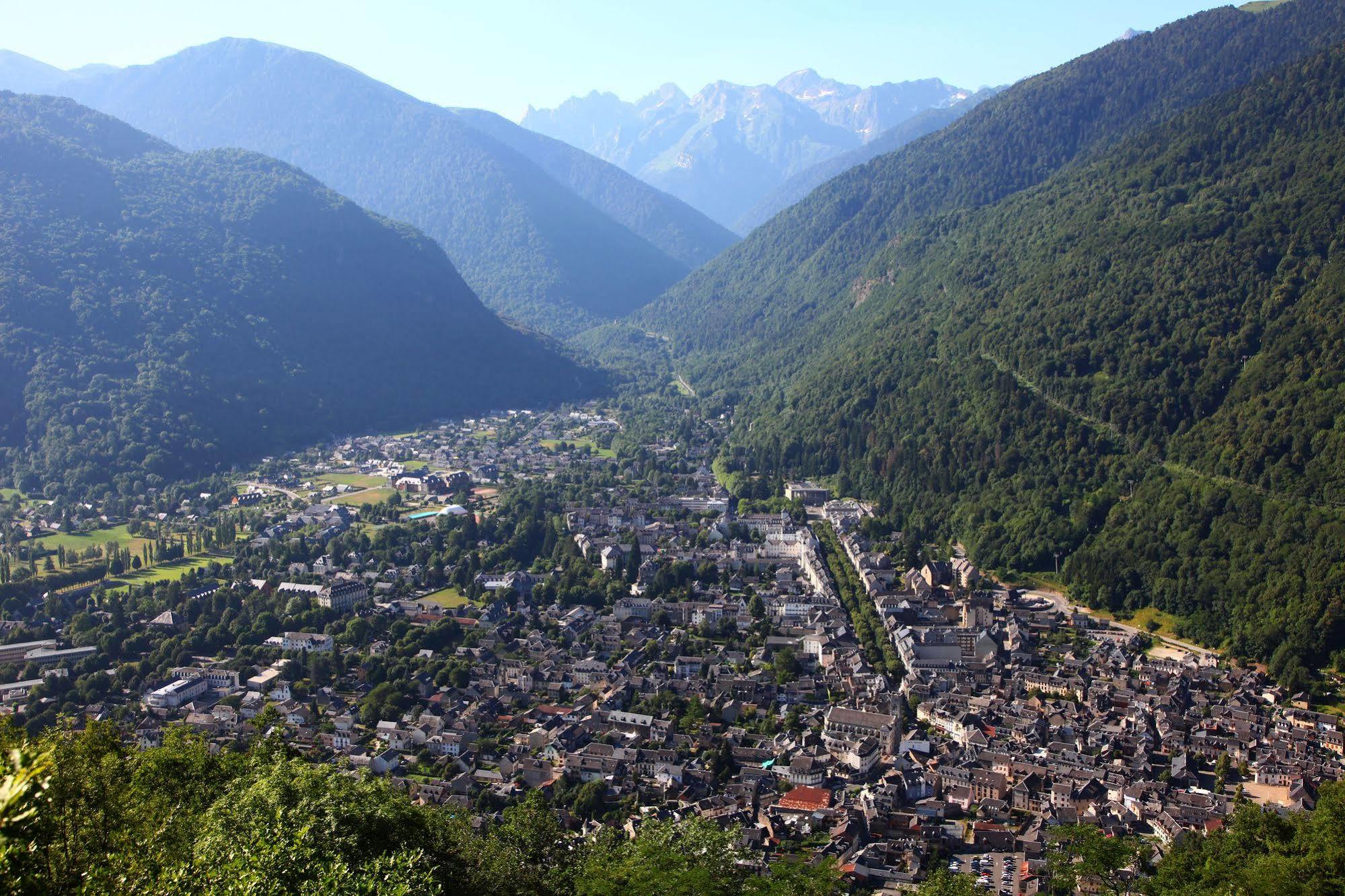 Hôtel d'Etigny Bagnères-de-Luchon Extérieur photo